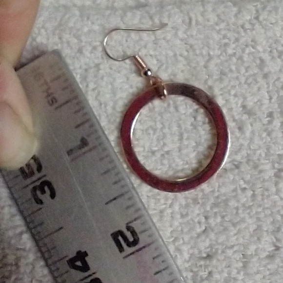 Goldtone circles wire dangle earrings - Picture 2 of 2